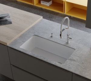 Omoikiri TOKARA 88 WH-GLOSSY ����� ���������